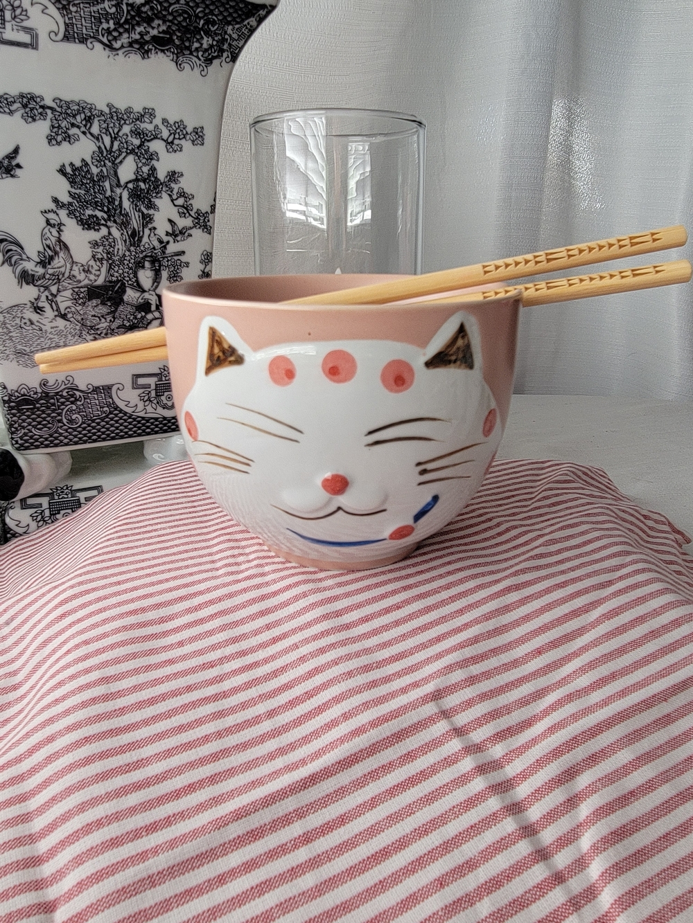 Pink Cat Ceramic Ramen Bowl with Chopstick Rest